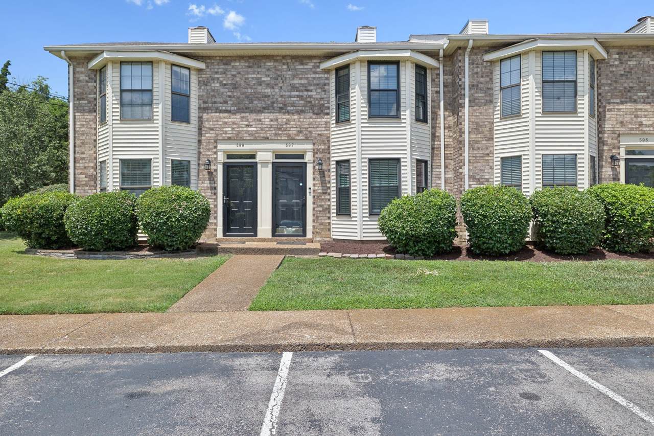 597 Thomas Jefferson Cir - Photo 1