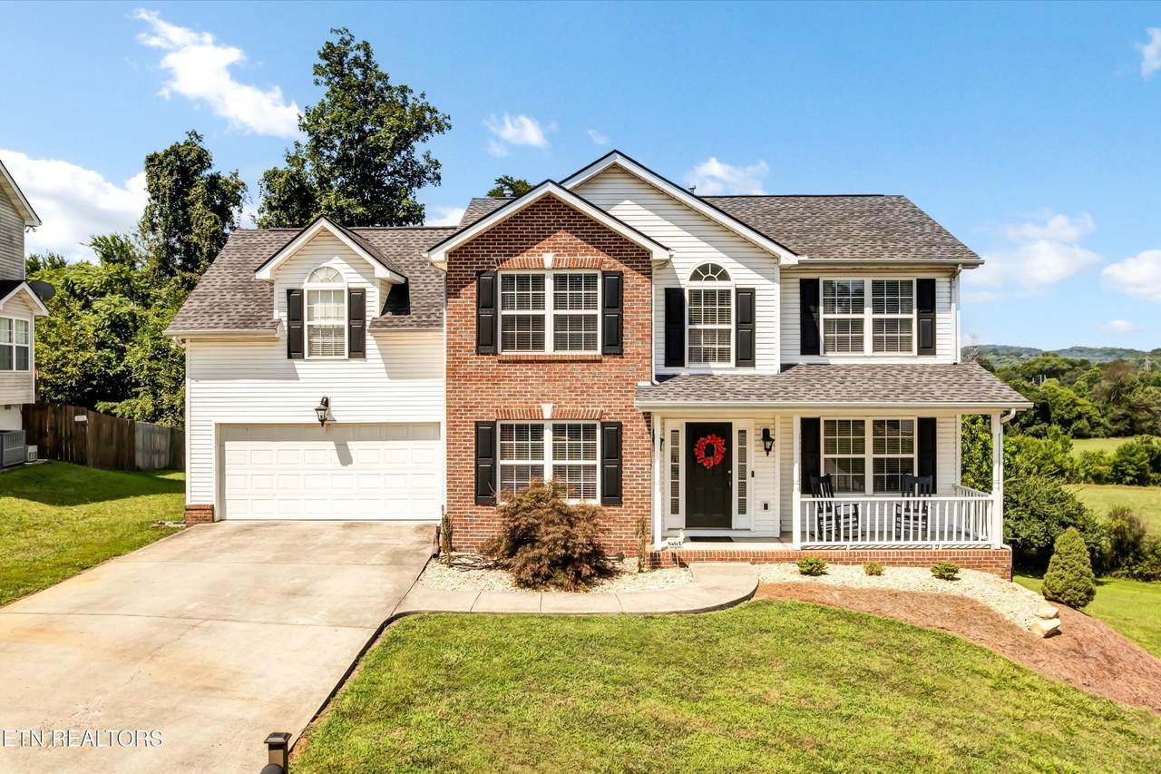 2211 Cedargreens Rd - Photo 1