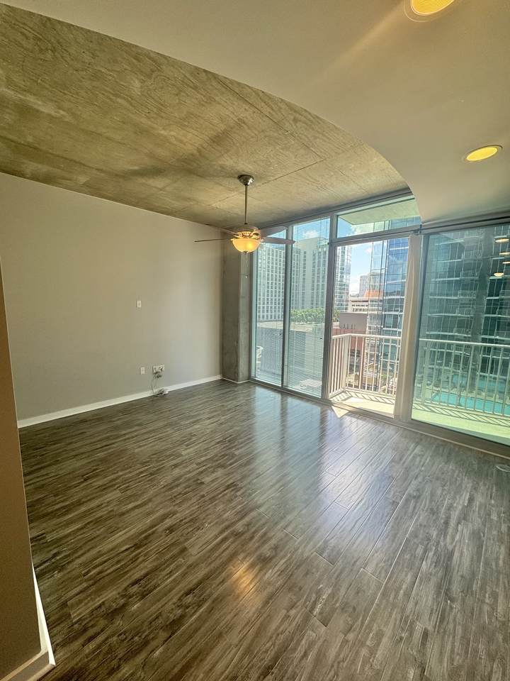301 Demonbreun St - Photo 1