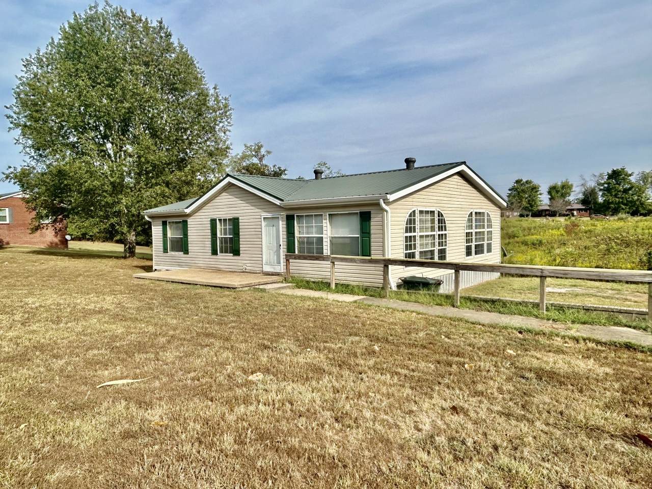523 Sam Davis Cir - Photo 1