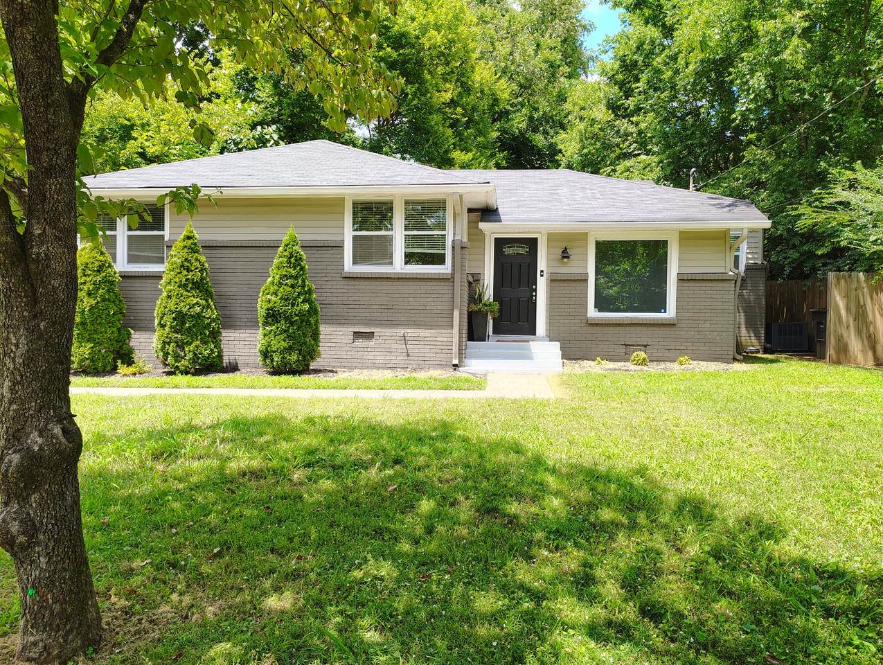 3819 Inglewood Cir - Photo 1