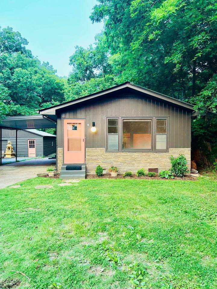 1525 Riverside Dr - Photo 1