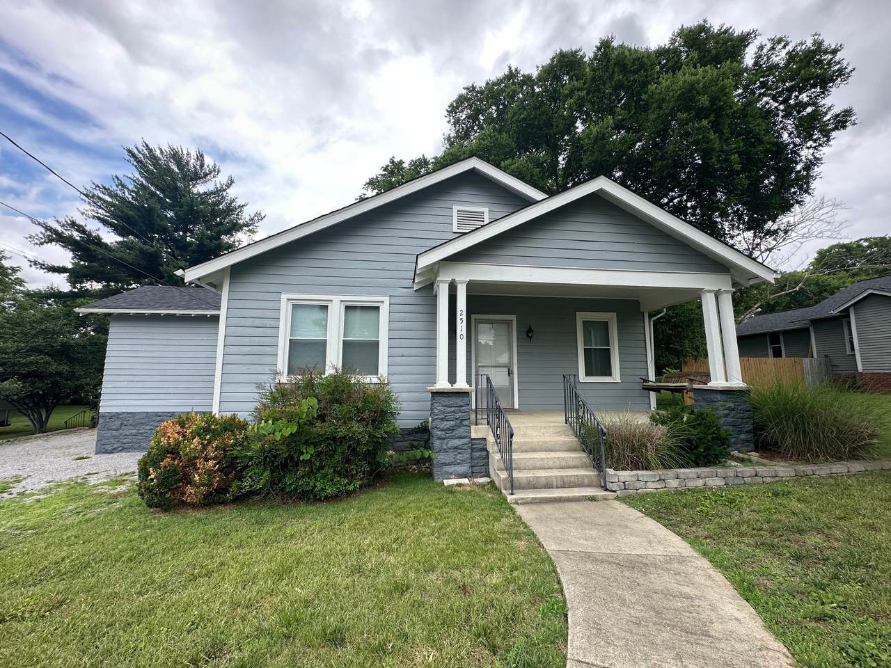 2510 Park Dr - Photo 1