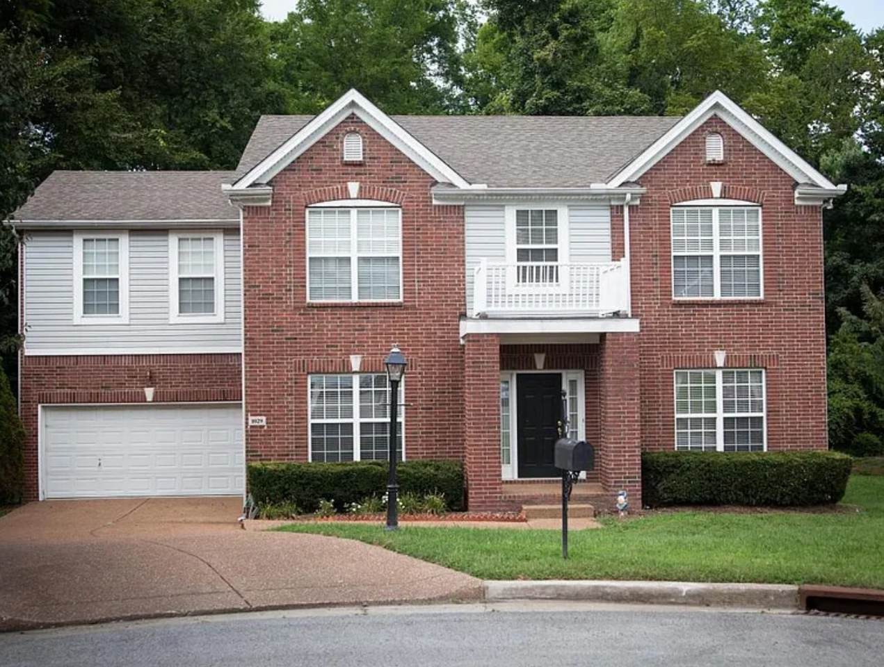 1029 Heathfield Cir - Photo 1
