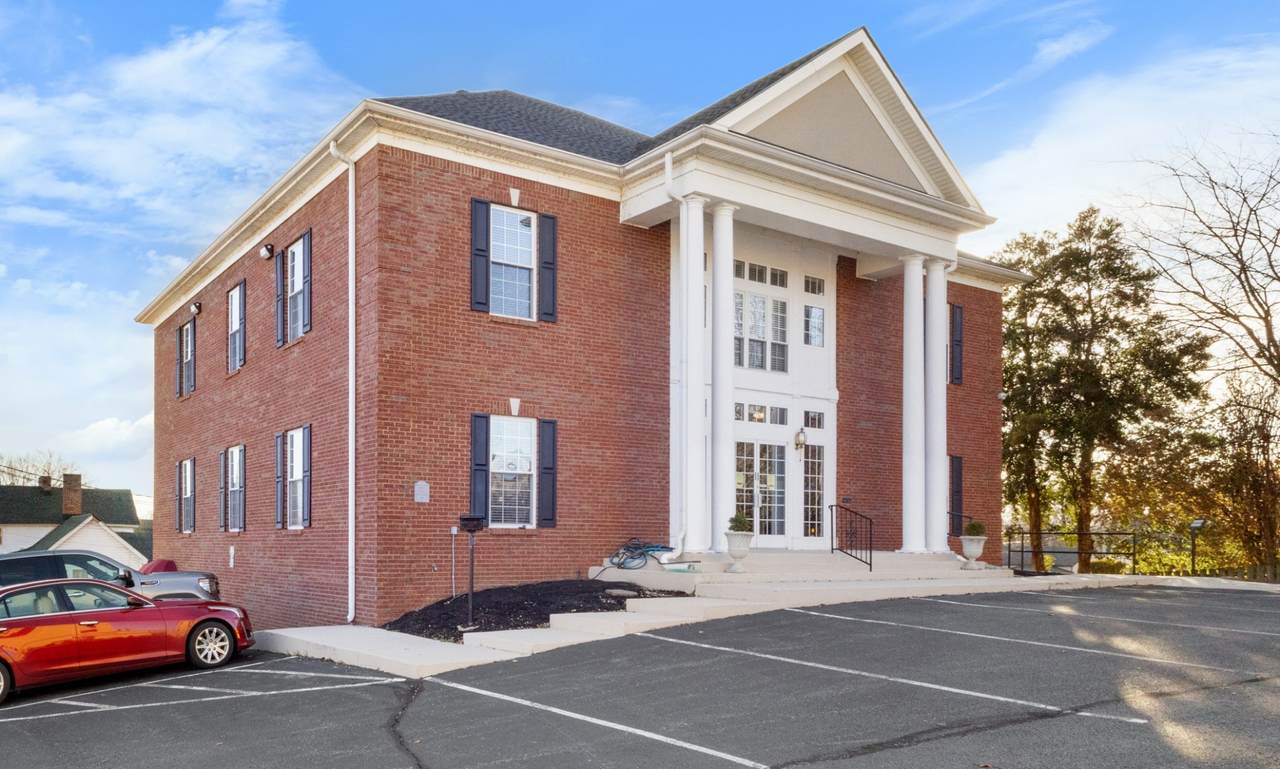 212 Madison St - Photo 1