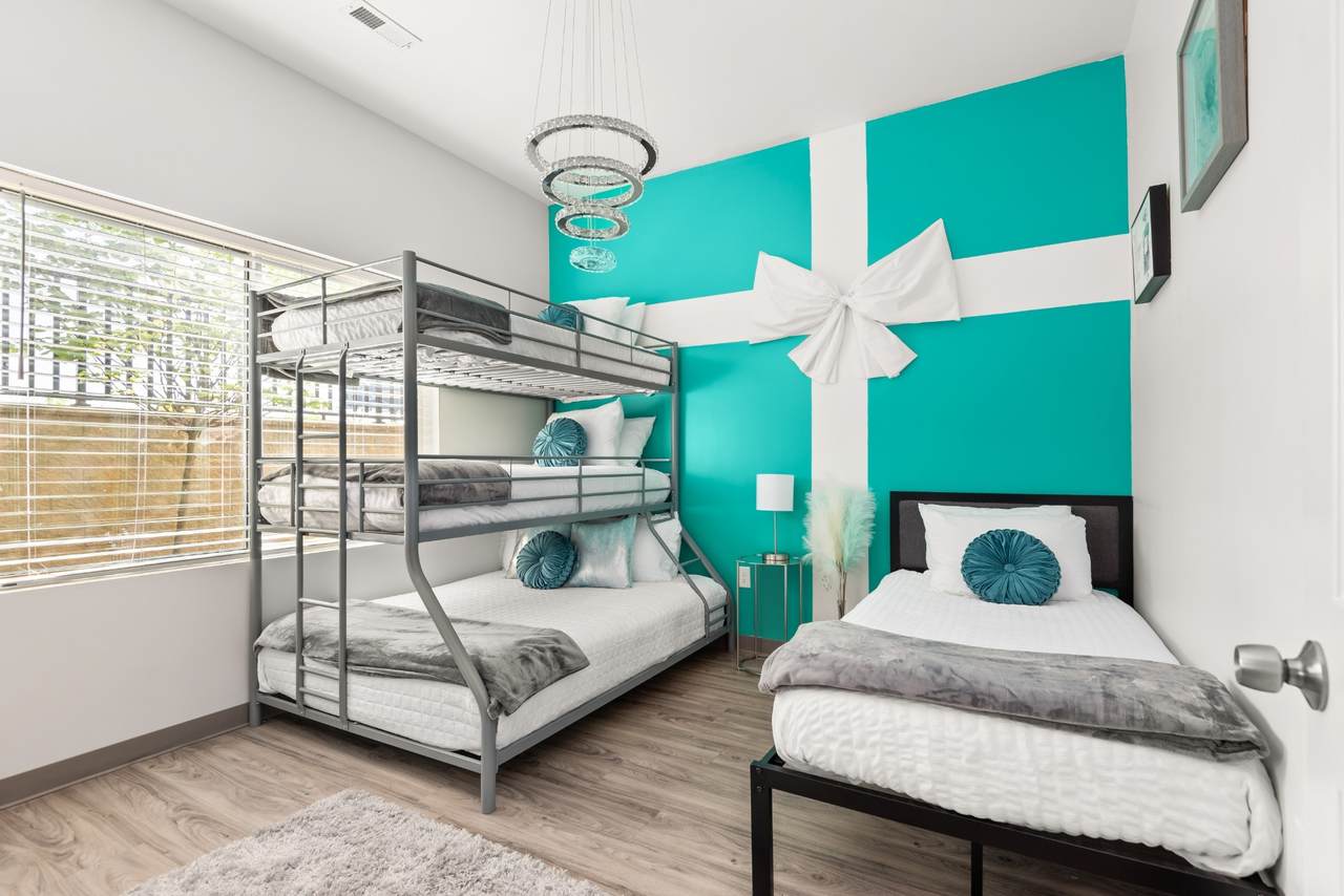 941 Main St - Photo 1