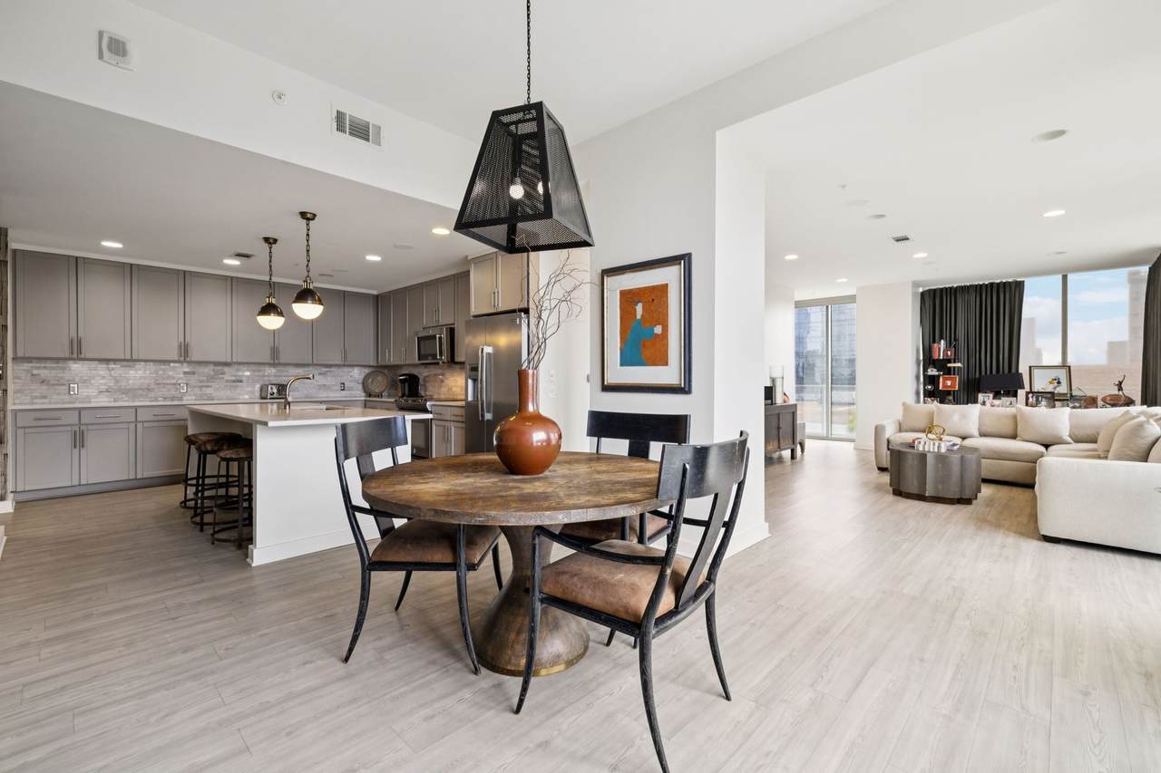 1212 Laurel St - Photo 1