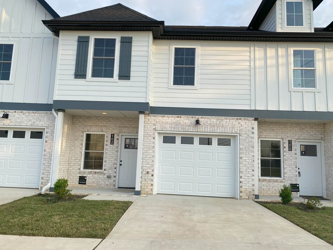 108 Maple View Dr - Photo 1