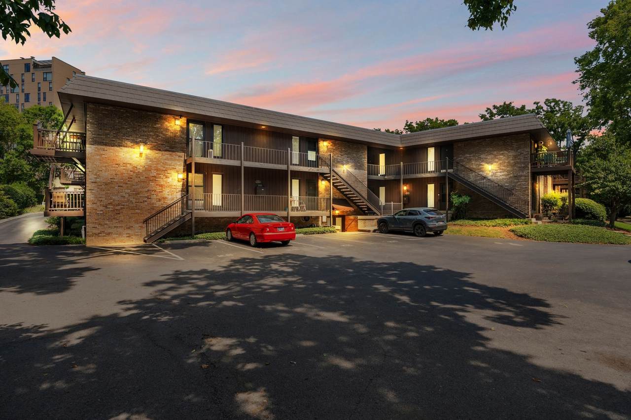 3901 Whitland Ave - Photo 1