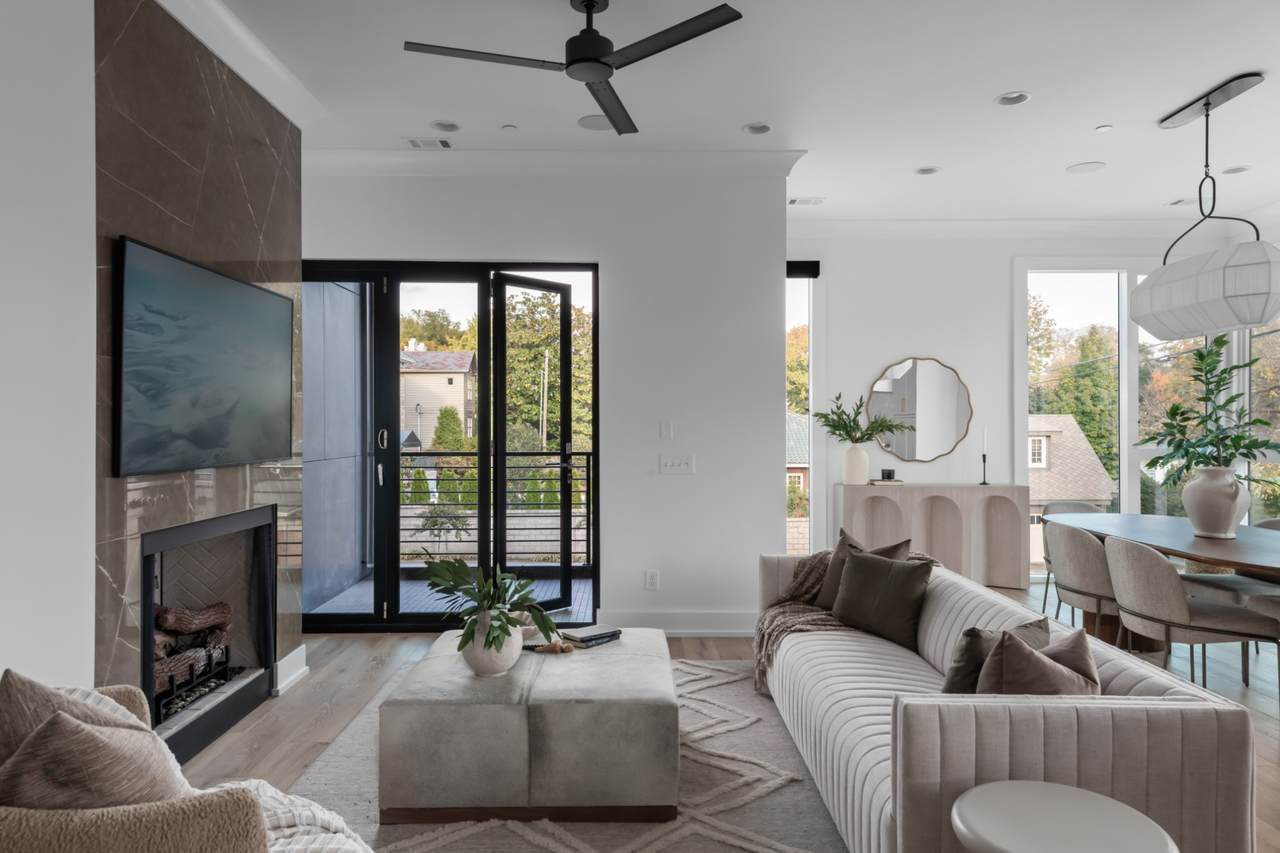 95 Leonard Ave - Photo 1