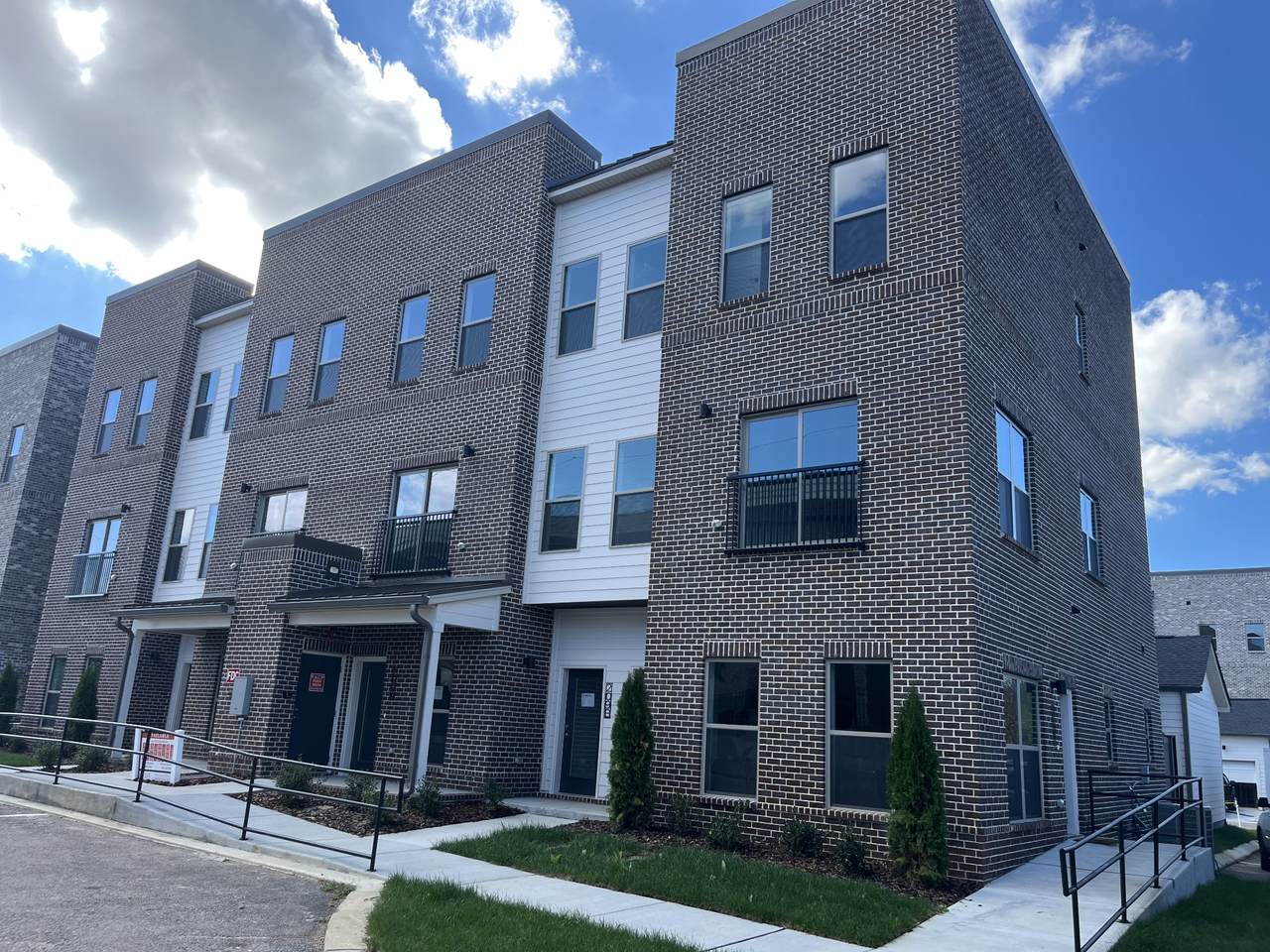 211A Folsom Pass - Photo 1