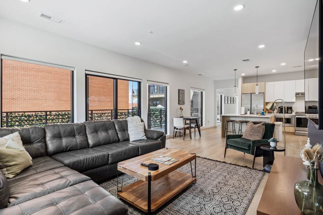 635 7th Ave - Photo 1