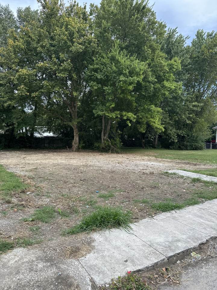 124 S Kentucky Ave - Photo 1