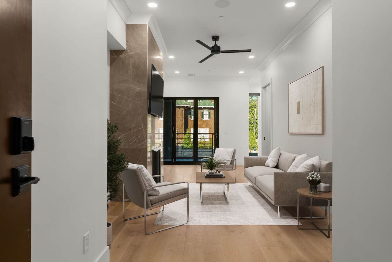 95 Leonard Ave - Photo 1