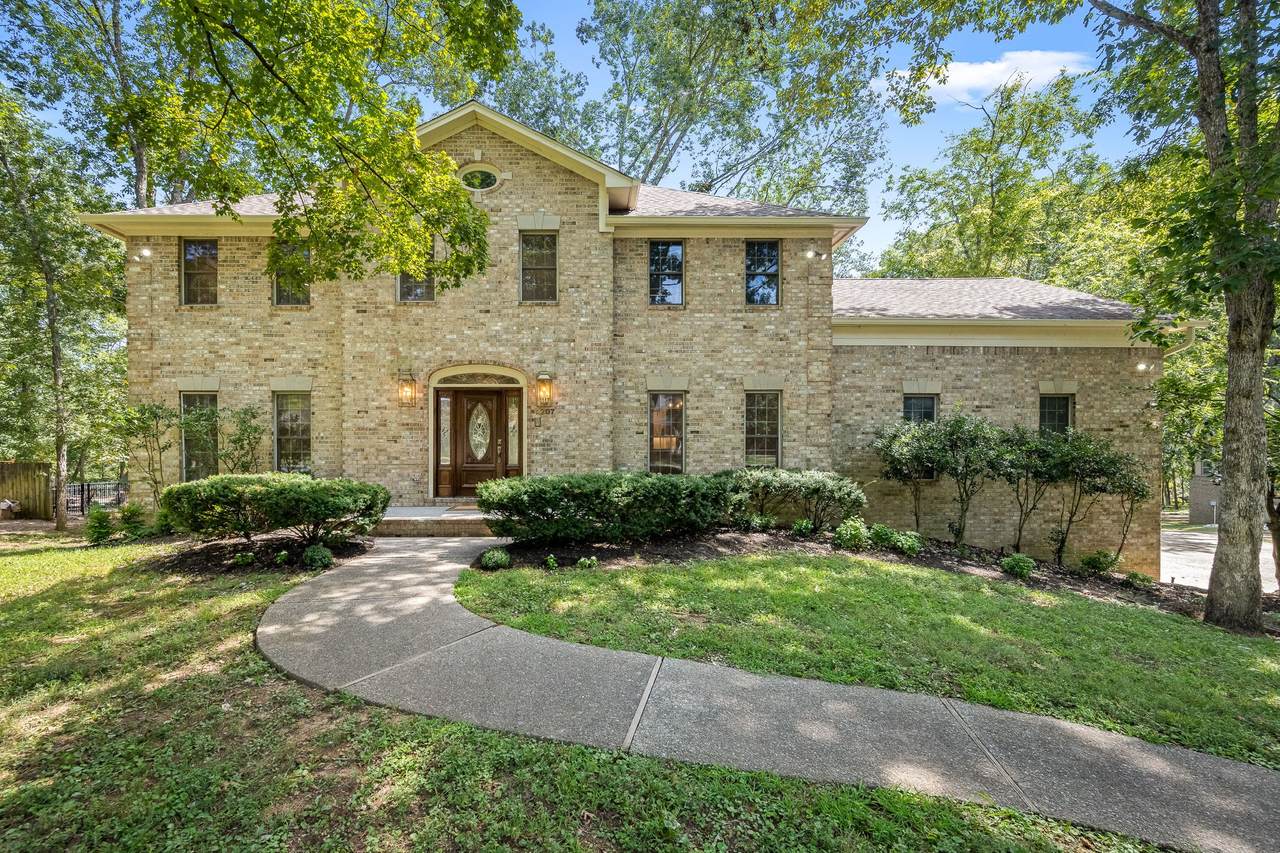 2207 Shannon Dr - Photo 1