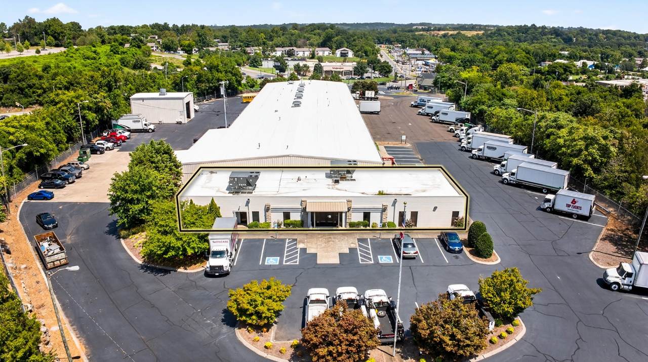 115 Haywood Ln - Photo 1