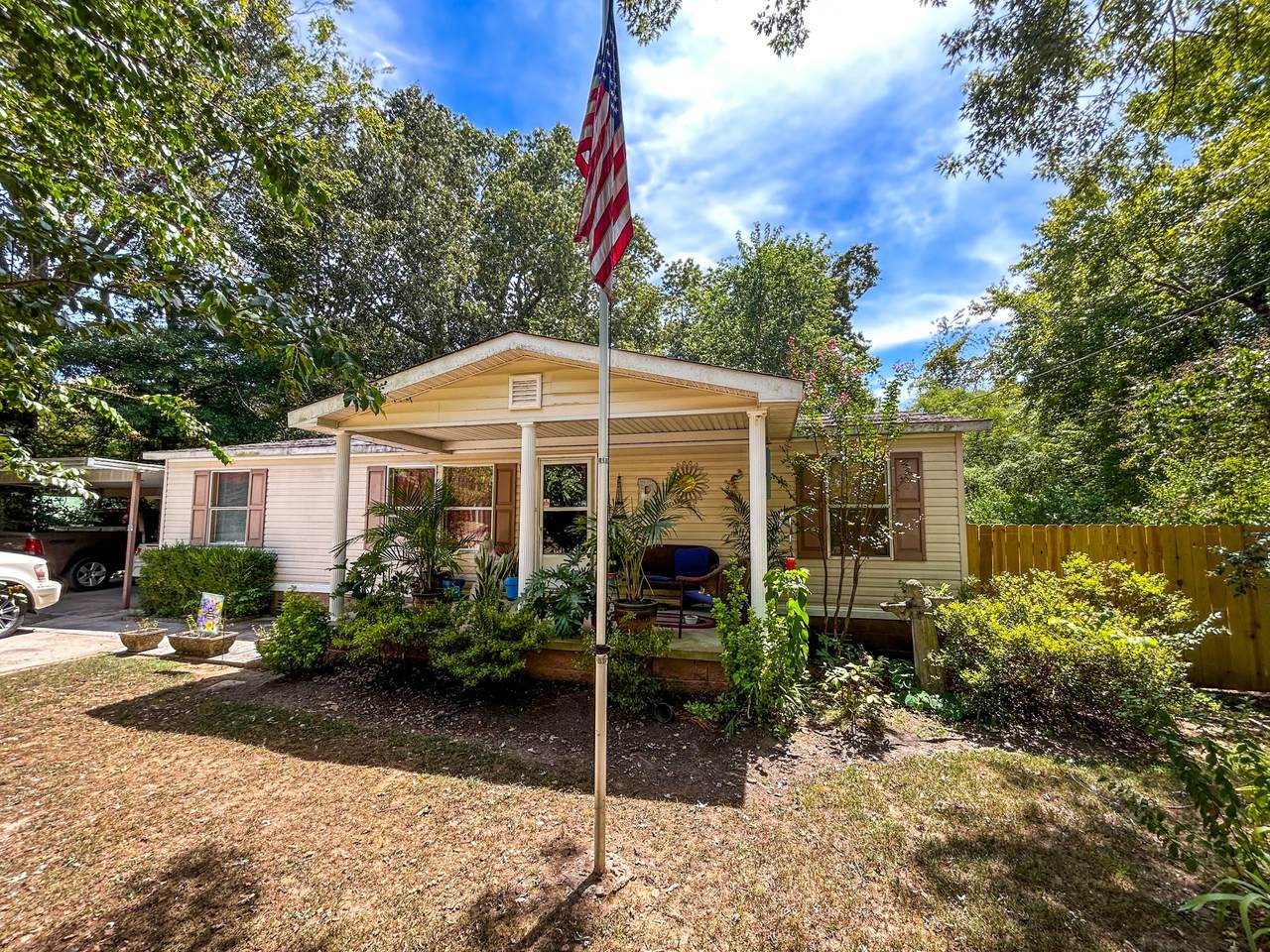 29832 Broad St - Photo 1