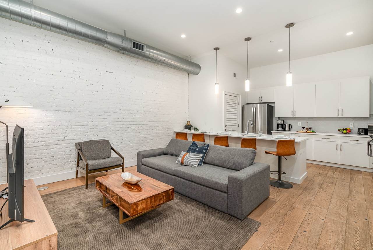 133 2nd Ave - Photo 1