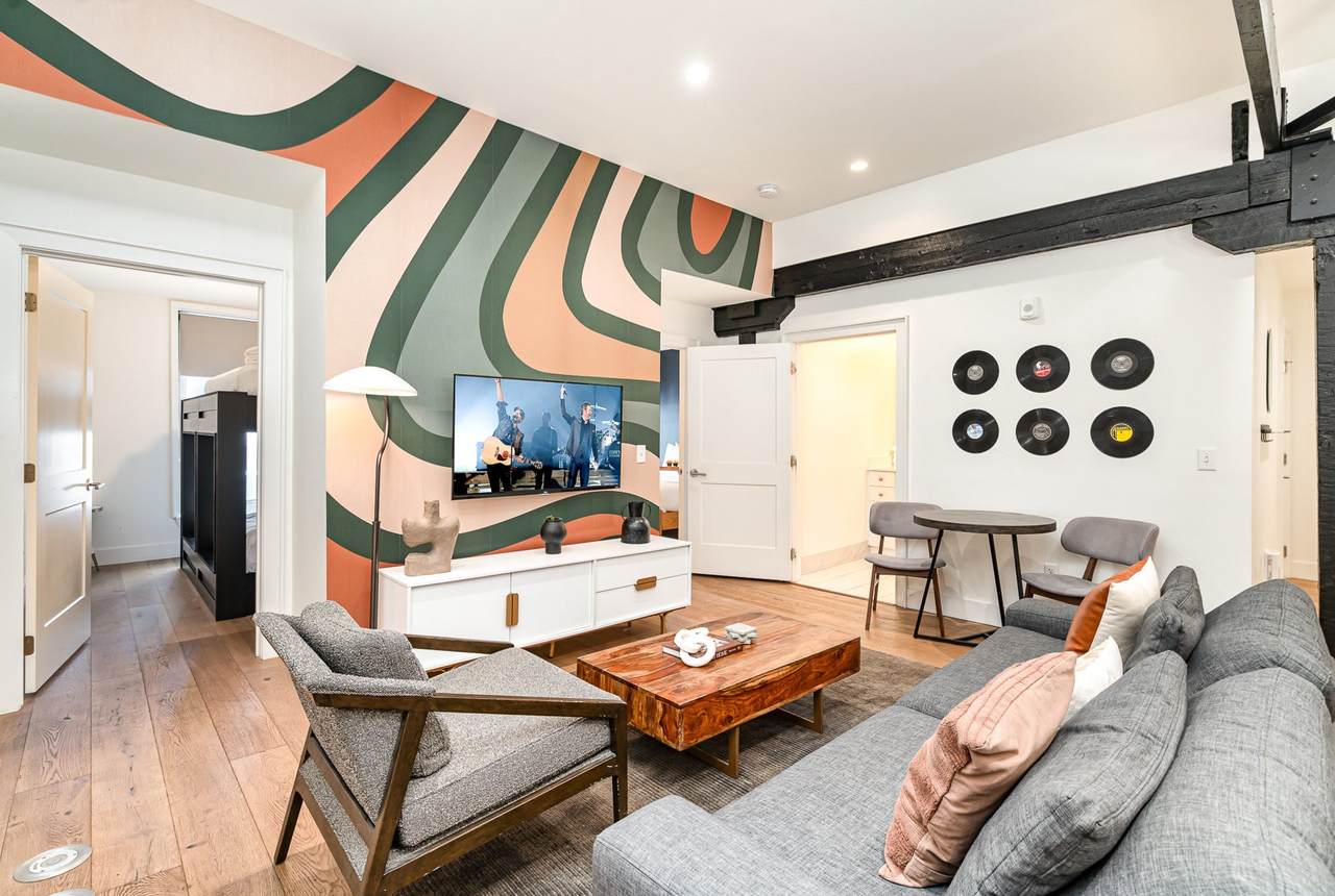 133 2nd Ave - Photo 1