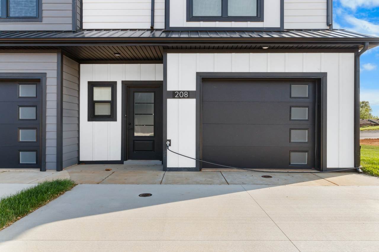 208 Jonathan Wade Pvt Cir - Photo 1