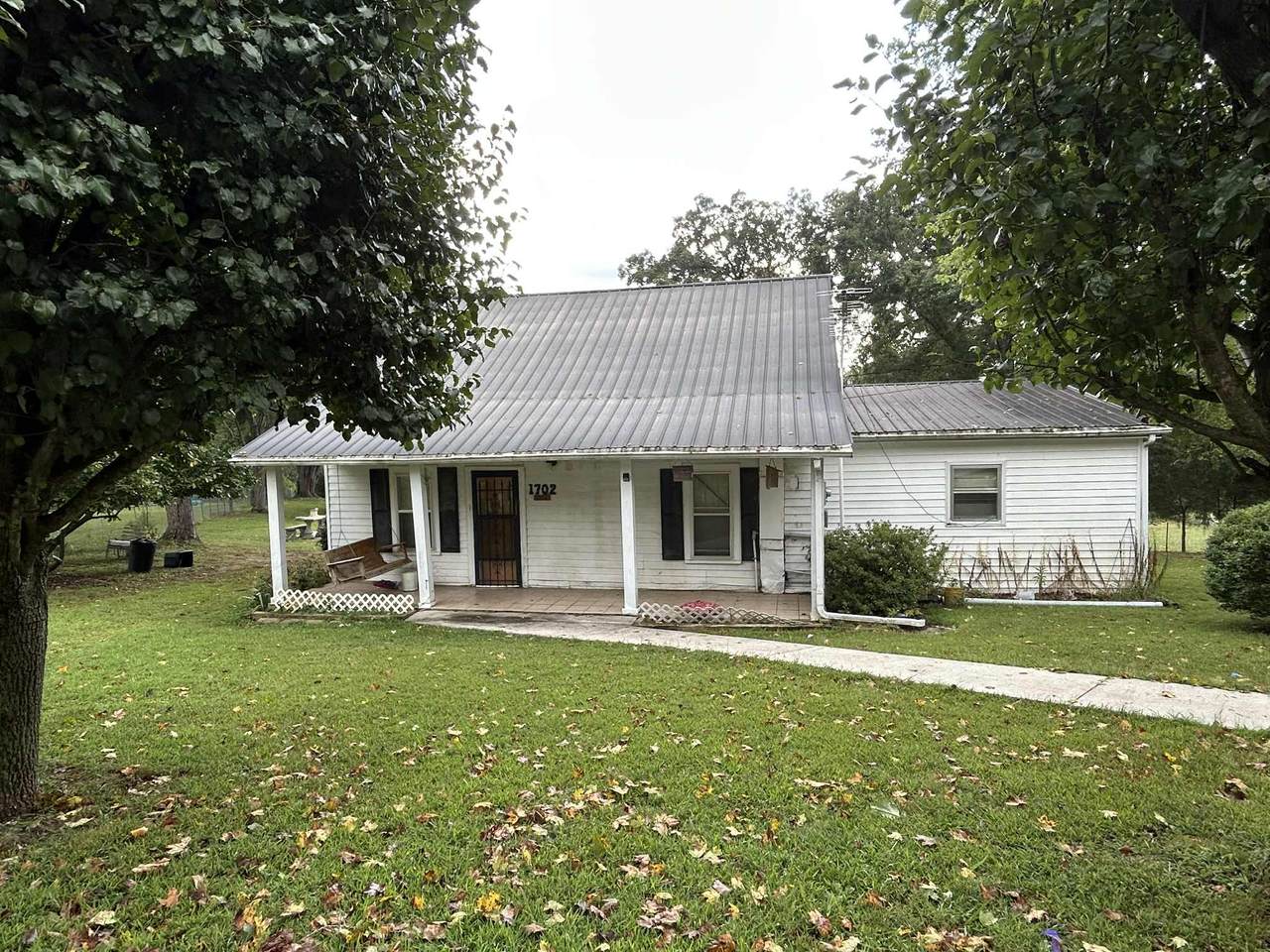 1702 Johnson Chapel Rd - Photo 1