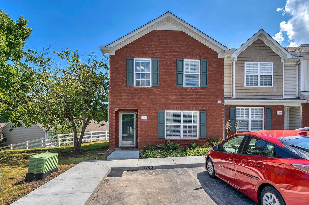 1792 Red Jacket Dr - Photo 1