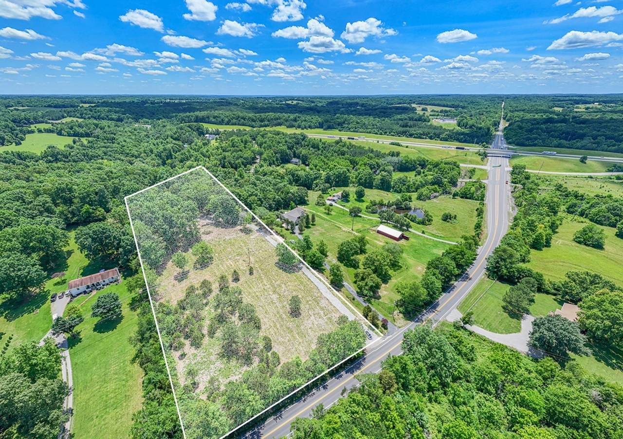 3017 Fairview Blvd - Photo 1