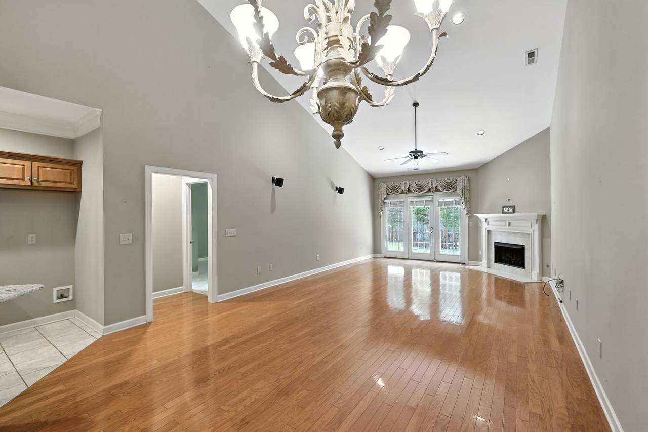 246 Windsor Terrace Dr - Photo 1