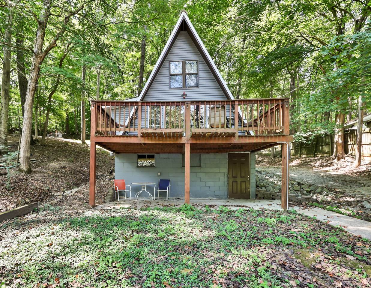 111 Lakeshore Dr - Photo 1