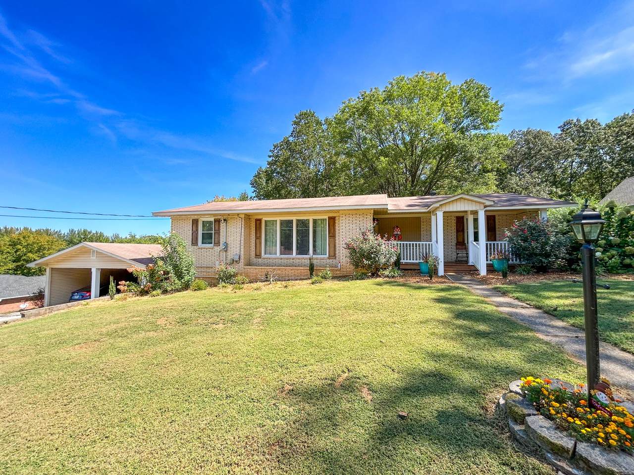 540 Tara Ln - Photo 1