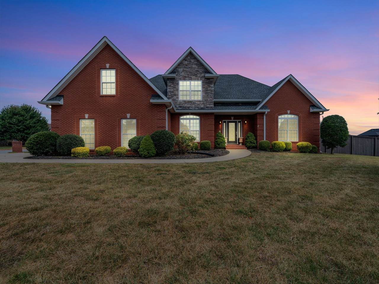 1501 Windsong Ct - Photo 1