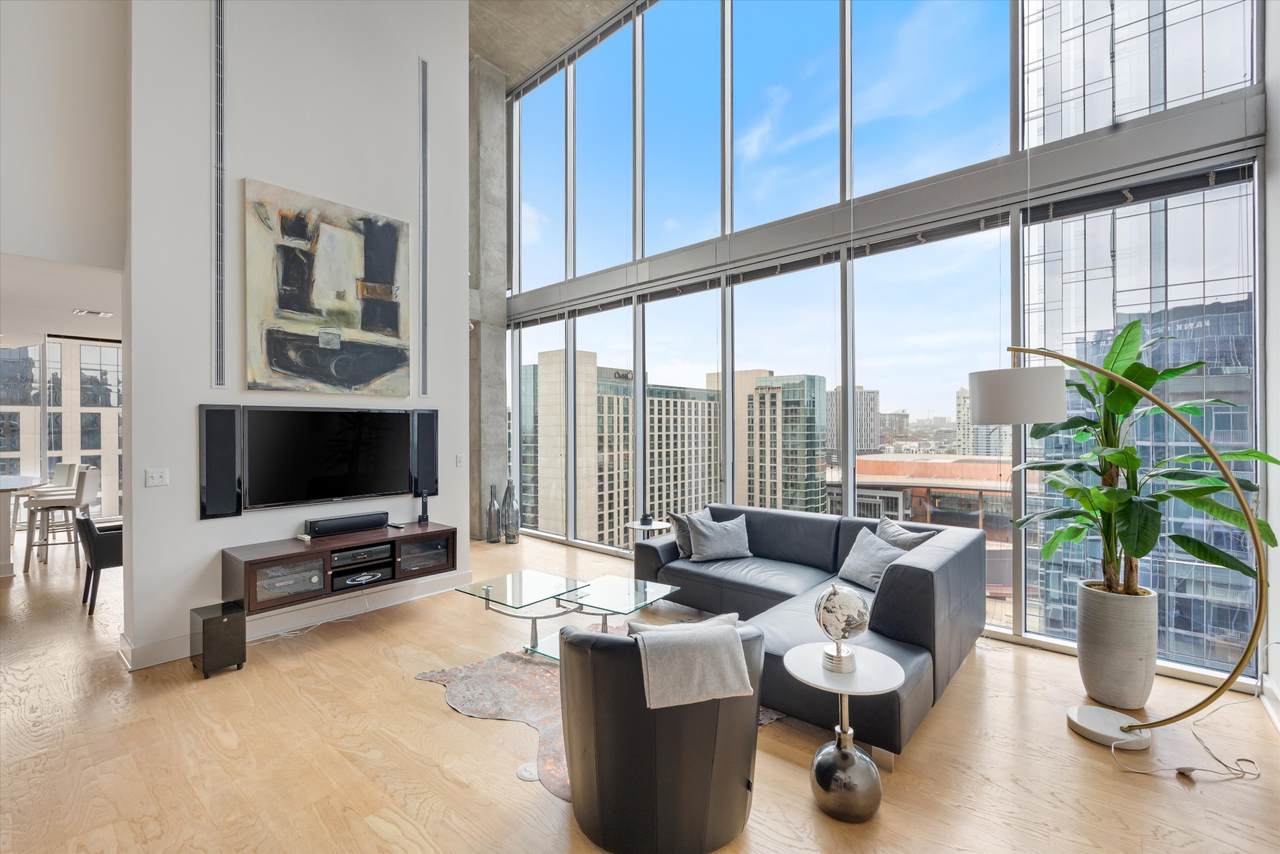 301 Demonbreun St - Photo 1