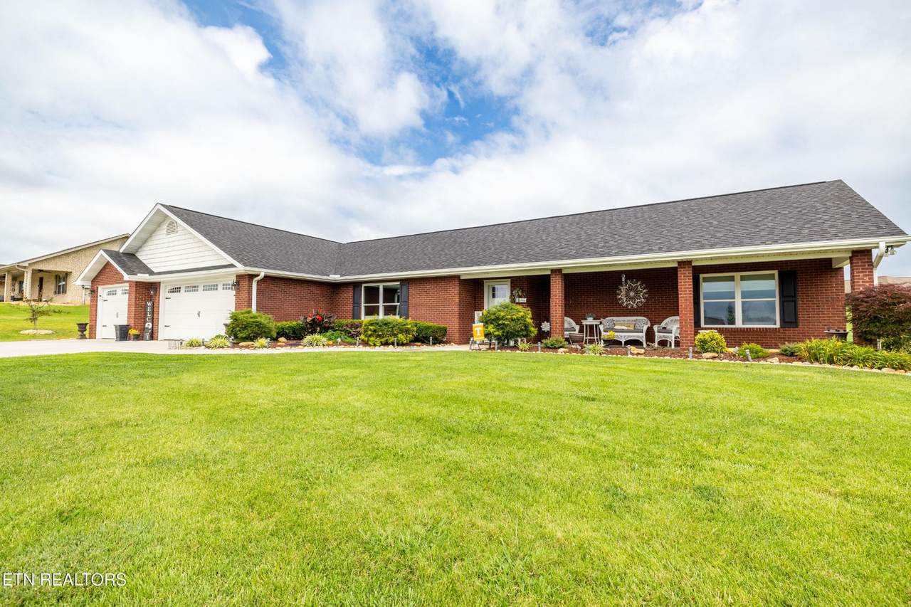 1045 Southwind Circle - Photo 1