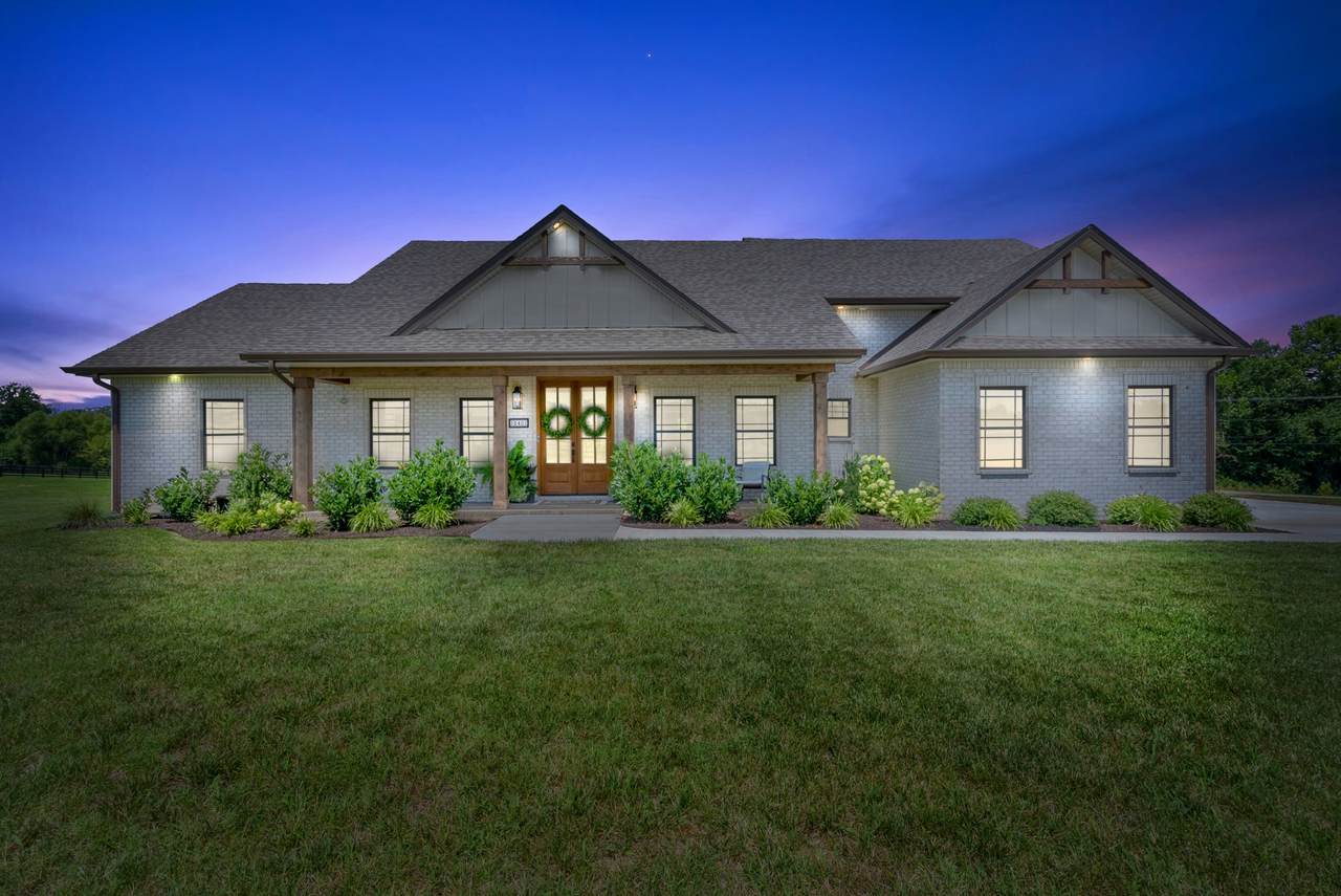 240 Hall Ct - Photo 1