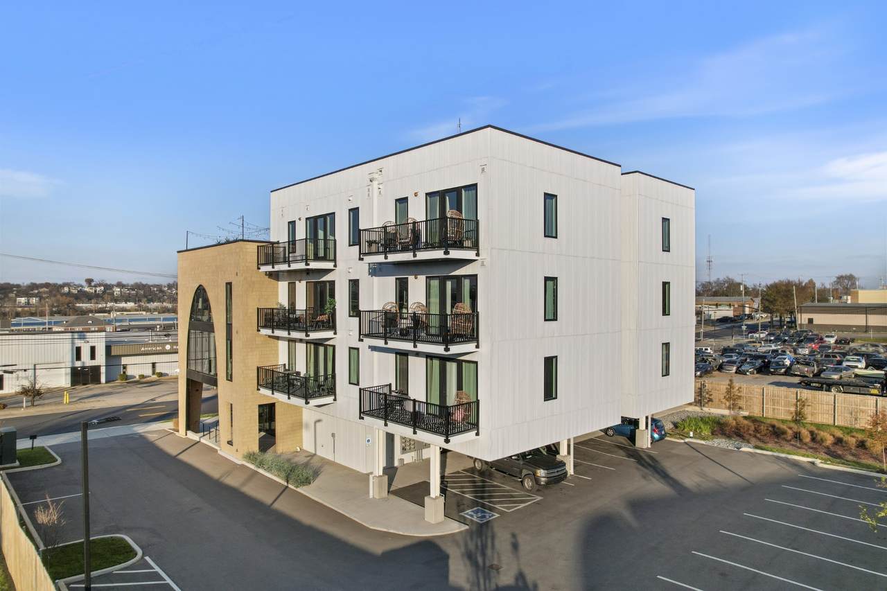 245 Hermitage Ave - Photo 1