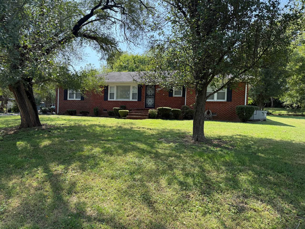 https://bt-photos.global.ssl.fastly.net/nashville/1280_boomver_1_RTC2996158-1.jpg