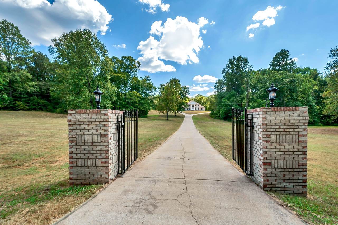 1400 Slaydenwood Rd - Photo 1