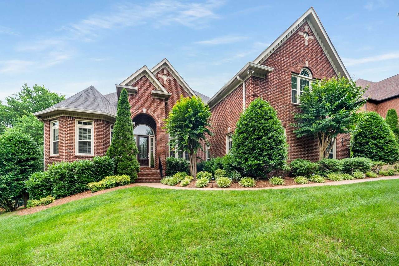 241 King Arthur Cir - Photo 1