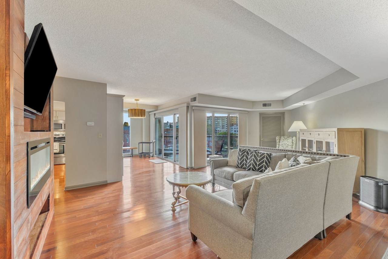 900 19th Ave - Photo 1