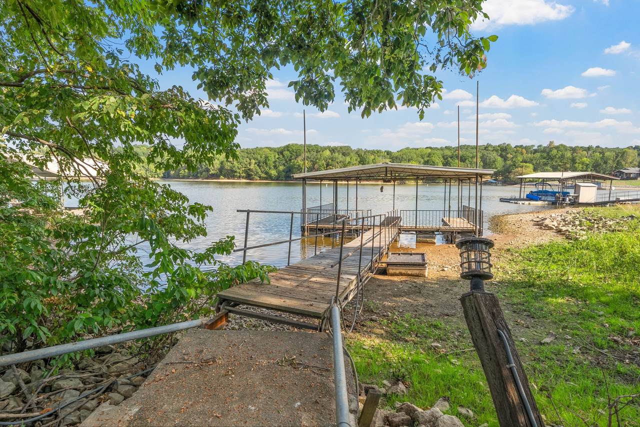 546 Blue Springs Blvd - Photo 1