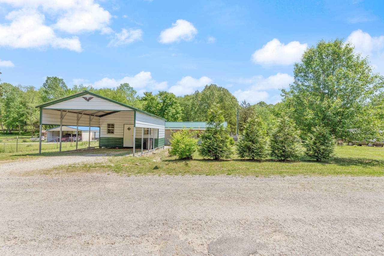 10931 Beechcraft Rd - Photo 1