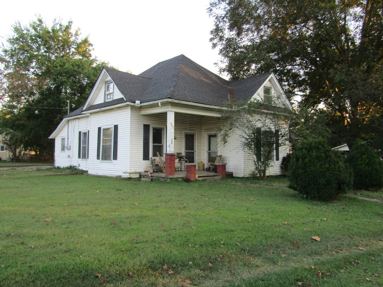 502 S Main St - Photo 1