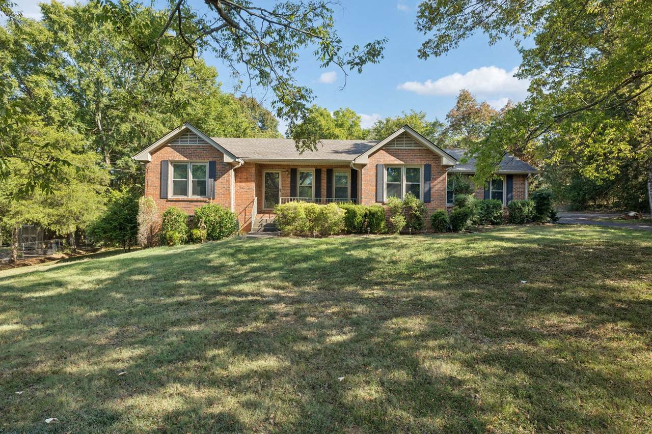 1907 Roanoke Dr - Photo 1