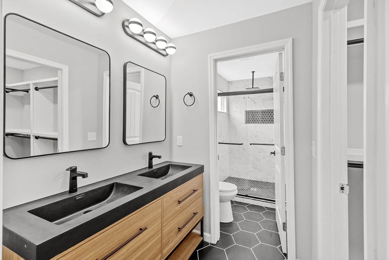 2301 Saint Louis St - Photo 1