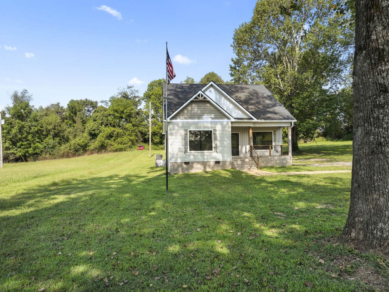 119 Line St - Photo 1