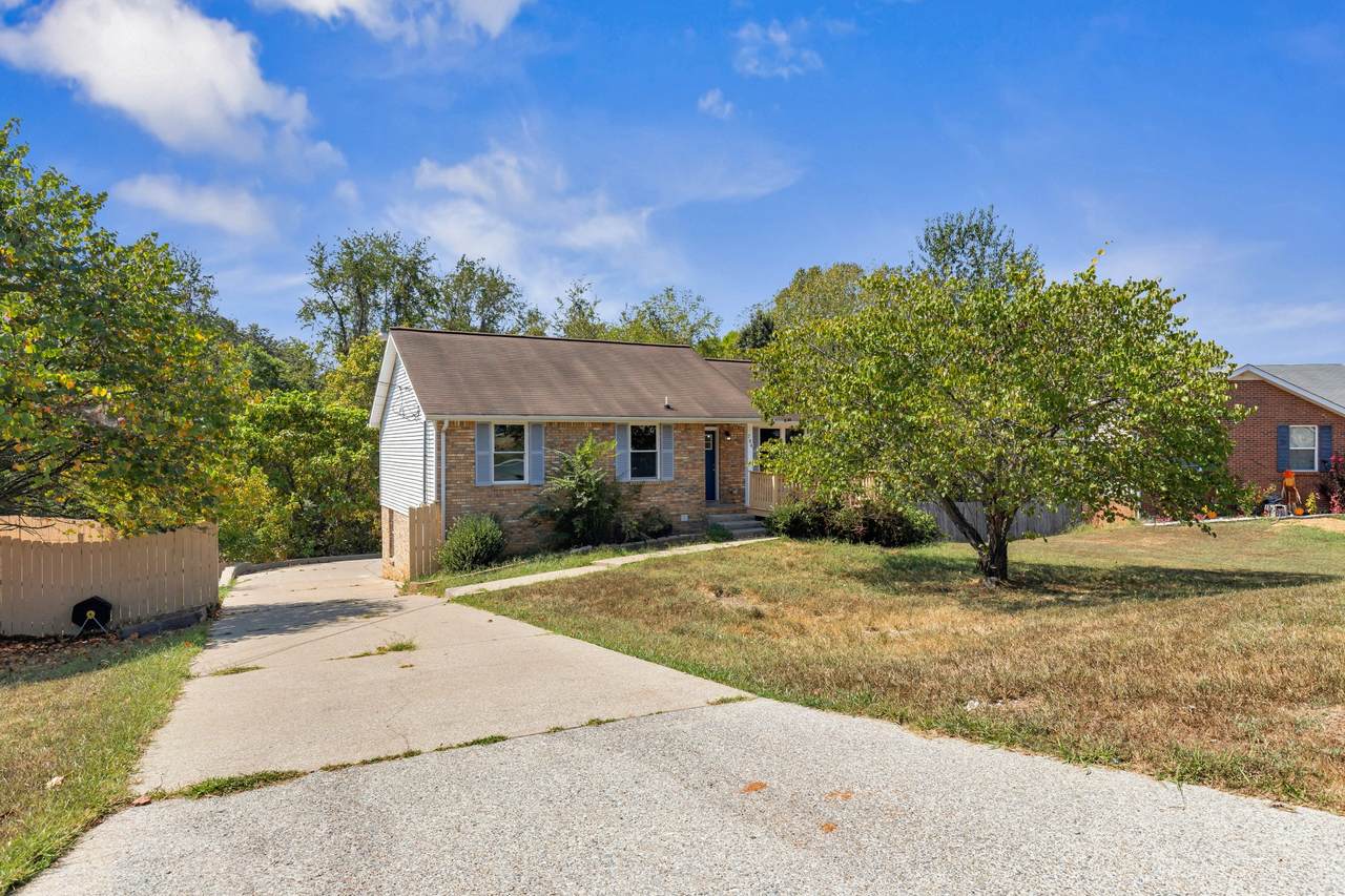 704 Green Valley Ct - Photo 1