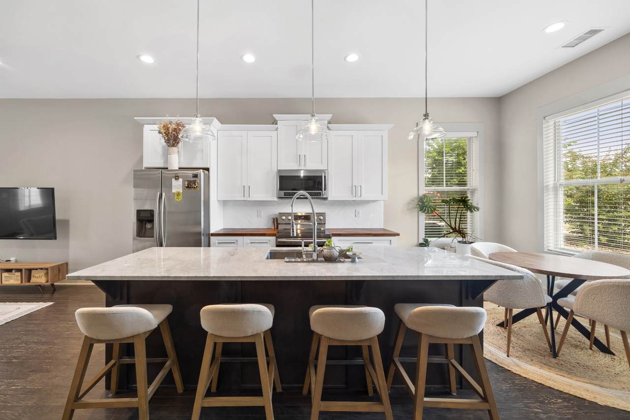 1002 Free Silver Rd - Photo 1