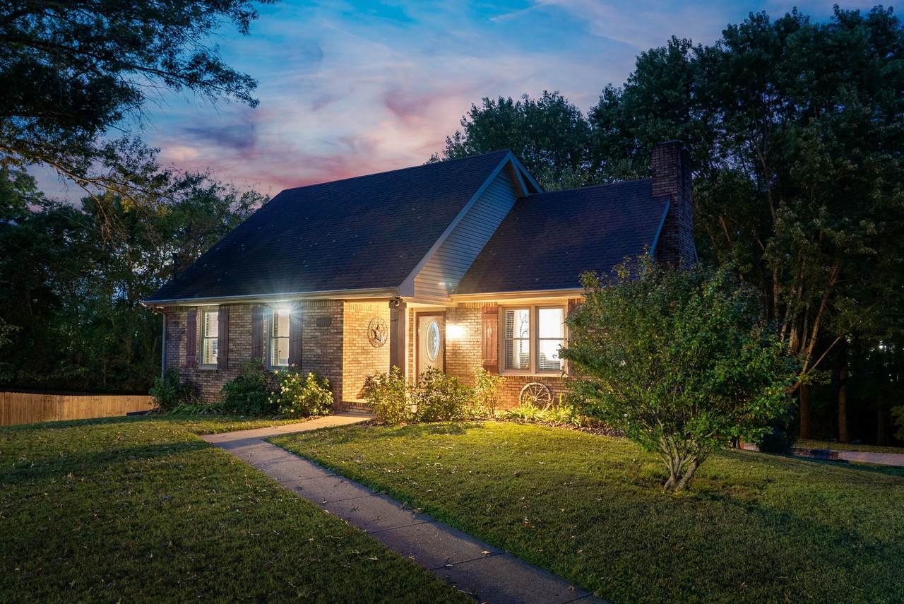 540 Westwood Dr - Photo 1