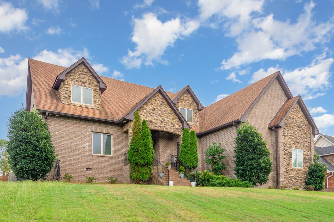 1010 Noel Dr - Photo 1