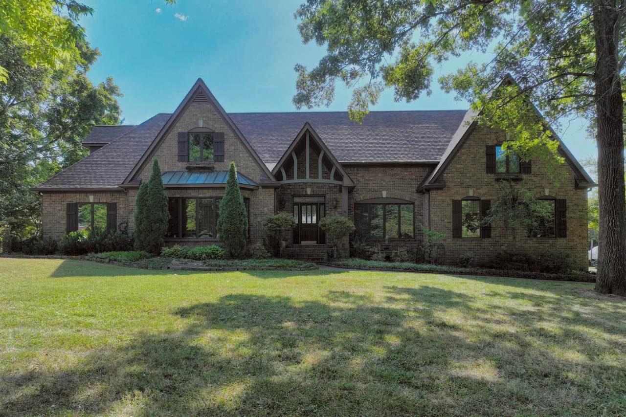 1229 Mount Vernon Ln - Photo 1